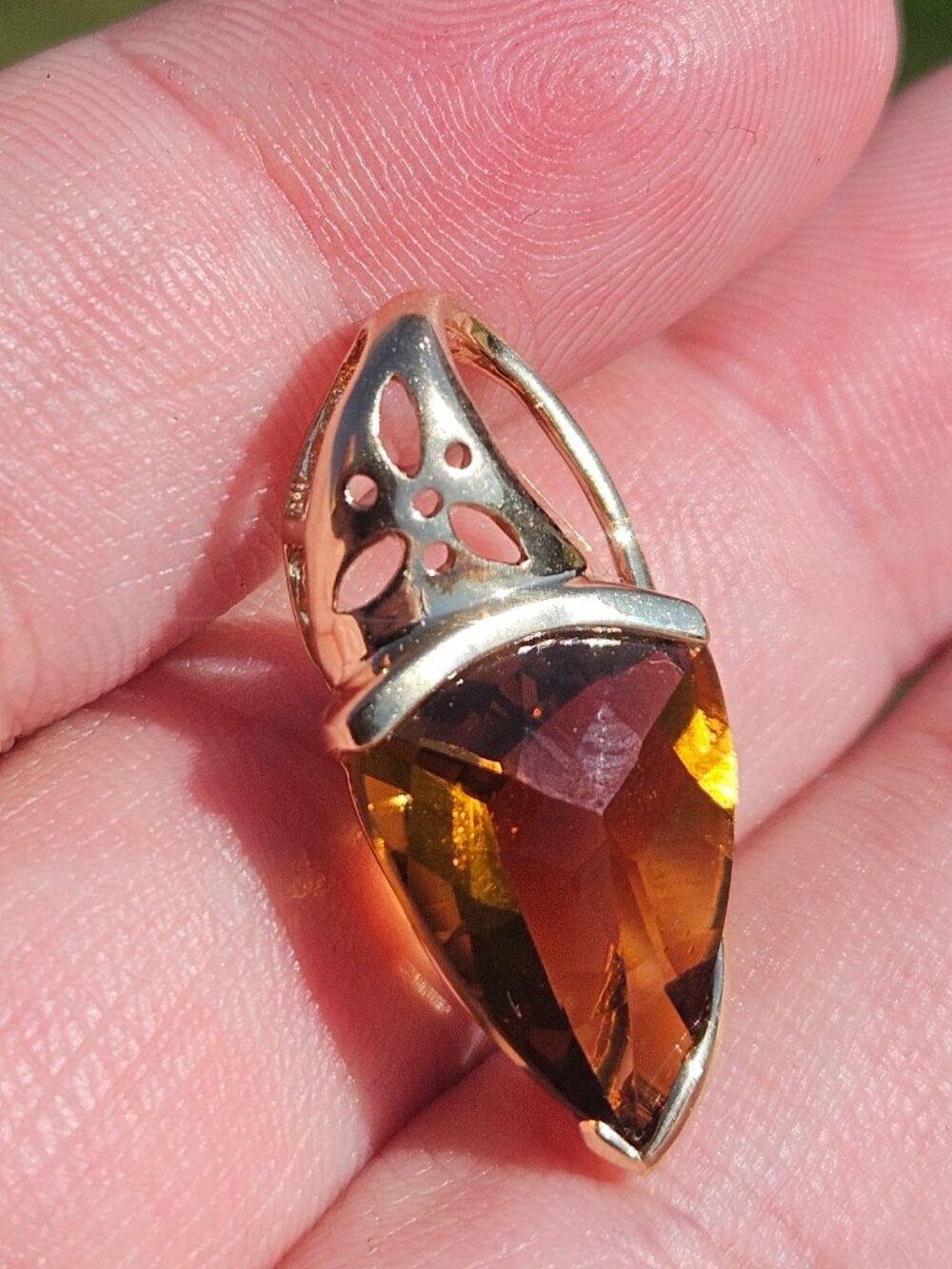 14K Yellow Gold Trillion Cut Dark Yellow Citrine Pendant Charm 13x16mm